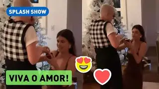 Vitória Strada pede Marcella Rica em casamento durante amigo secreto, veja vídeo