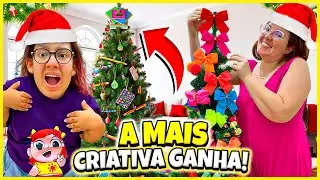Decorando Árvore de Natal com coisas aleatórias | Quem é mais criativa ganha