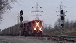 BNSF SD70ACe racing Union Pacific Gevo at Hugo