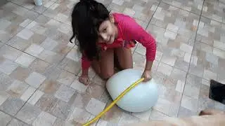 ENCHENDO O BALÃO GIGANTE