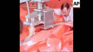 RR7601B THE INFLATABLE WORLD OF HANS-WALTER MUELLER