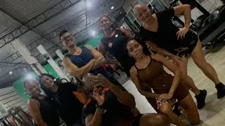 Aula de dança na academia.