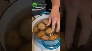 Nothing tastes better than a kafta with potato!😍  ‎طريقة تحضير الكفتة والبطاطا