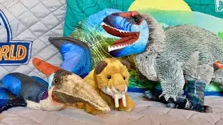 Yumari the Yutyrannus and Teron the Pteranodon (Wild Republic Artist Collection Plush Animals)