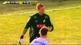 kur portieri ndryshon rolin, shikoni si turperon sulmuesin