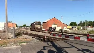 NS L86 with NS 9805 Westbound at Berryman Pike in Tipton, Indiana
