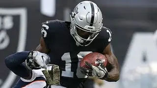Johnny Holton storms into No Fly Zone for 47-yard catch