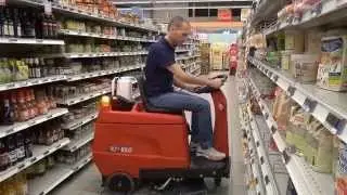 KILO lavapavimenti comoda, compatta, produttiva / comfortable, compact, productive scrubber drier