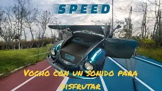 Vocho Clásico con Sonido Car Audio y Equipo Interior