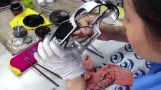 The Making Of AUTOart Die-Cast Models: Over-spray and under-spray of colored trims