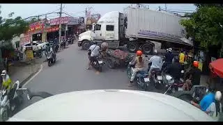Trình lùi phụ của lái xe Việt nam 👍Vietnamese drivers' reverse parking skills are excellent 👍