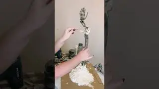 DIY Creepy Skeleton Lamppost 🖤💀🎃👻
