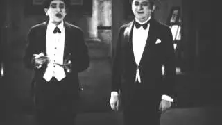 Howard Brothers - Great Double Act (The In Between Acts At The Opera - 1926)