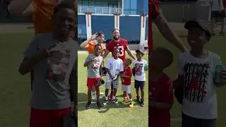 What&rsquo;s better than a picture with Mike Evans? A picture with #MikeEvans & #BakerMayfield 📸👏 #nfl