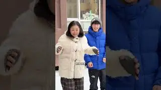 跨越3000公里，假扮乞丐去见我的20岁后妈，偷偷给她一个团圆大惊喜