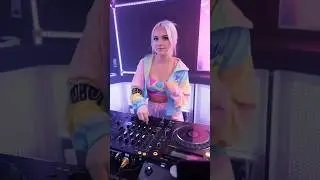 DJ and Dancing Girl ⚡️ #dance #techno #dancer #minimaltechno #aimusic