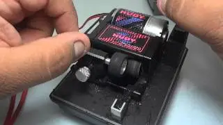 Panda Slot RC - Colando e torneando pneu de autorama.