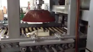 Continuously pot cover tempering production line furnace