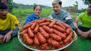 Bà Tân Vlog - Lần Đầu Làm Mâm Xúc Xích Sốt Me Khổng Lồ Đãi Cả Làng