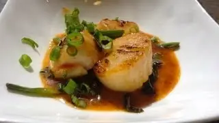 Delicious and Easy Sriracha Scallops | SAM THE COOKING GUY