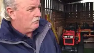 He Drops rare Antique worth &pound;50,000 - in Just60seconds. Smashed to bits at Farmers market.
