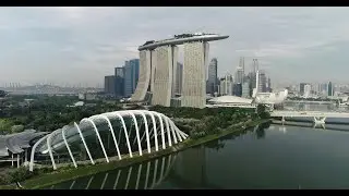 Flying the Singapore Skyline
