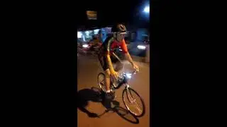 Komunitas Sepeda Minitrek Surabaya Bersepeda Sampai Malam