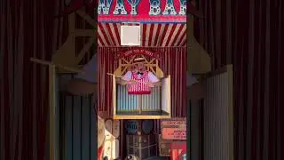 Was he in an Accident? #midway #barker #midwaybarker #statefairoftexas #magic #magician #illusion