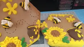 Air dry foam clay Bee and honey pot wreath attachment tutorial! Come craft with me!