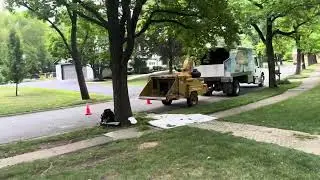 Vermeer BC1800 wood chipper with Caterpillar Diesel (DO NOT attempt this)