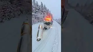 Snowplowing #truckerlife #plowtruck #truckdriver #plogbil #snowremoval #truck #m&auml;hlers #meiren