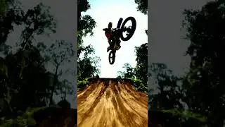 Motocross : Epic Dirt Bike Splash! 💦 #Motobike #motocross #shorts