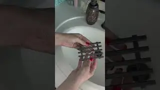 Awesome draining bronze soap dish with a subtle sparkly sheen!
