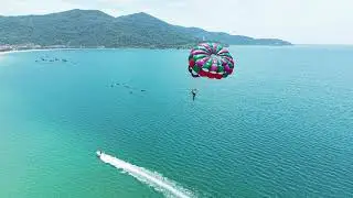 Parasailing in Da Nang