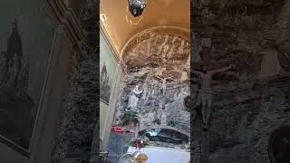 СтОгромная Стена-Нврост слоями от Суперинтеллекта в Сантуарии Света.Джероламо( Веркураго)