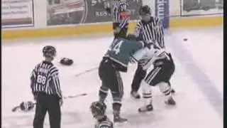 Kyle Bailey #32 vs Troy Ofukany #24 WHL Oct 11/06