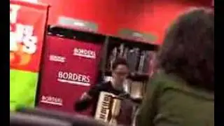 TMBG (John Linnell Tells 2 jokes)