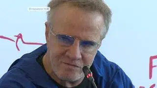 Кристофер Ламберт дал пресс-конференцию во Владивостоке