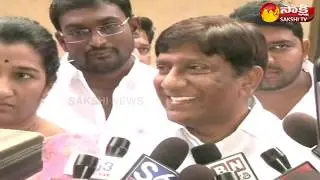 TRS MP Vinod Kumar Cast His Voting In Karimnagar | #TelanganaElections2018