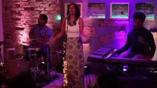 Doce Queixa - Mayra Clara