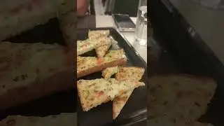 veg bread pizza/with extra cheese 🫰😋😋😘#pizza #vegetables #chess #biggboss #mysore #foodie #hubby