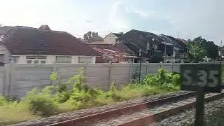 Meninggalkan stasiun solo balapan menuju semarang tawang