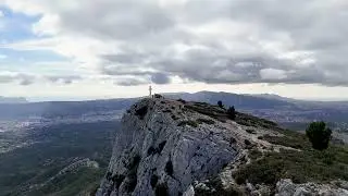Mont Garlaban : La Croix Monumentale Vue du Ciel | DJI Mini 4 Pro