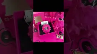 Casio G-Shock Cool Eyes Pink GA-V01-4A Aliens with Toy