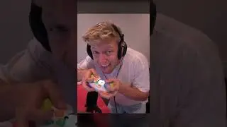 This controller gives you insane aimbot 🤣😂 #fortnite
