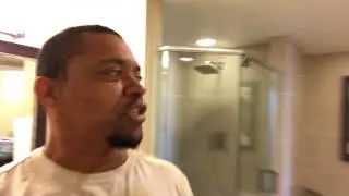 BookVIP.com Customer Review: This guy LOVES his hotel room!