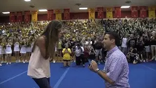 Teacher Surprises Girlfriend By Proposing In Front of 2,000 Students at Pep Rally