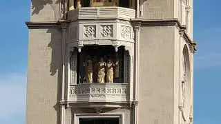 0129b Messina, Italy Clock Tower noontime presentation  1