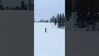 Catching a few runs down on the slopes in Svanstein. #snowboarding #sweden #winter #snow #Svanstein