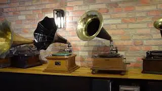 Mammut Gramophone Coin operated machine